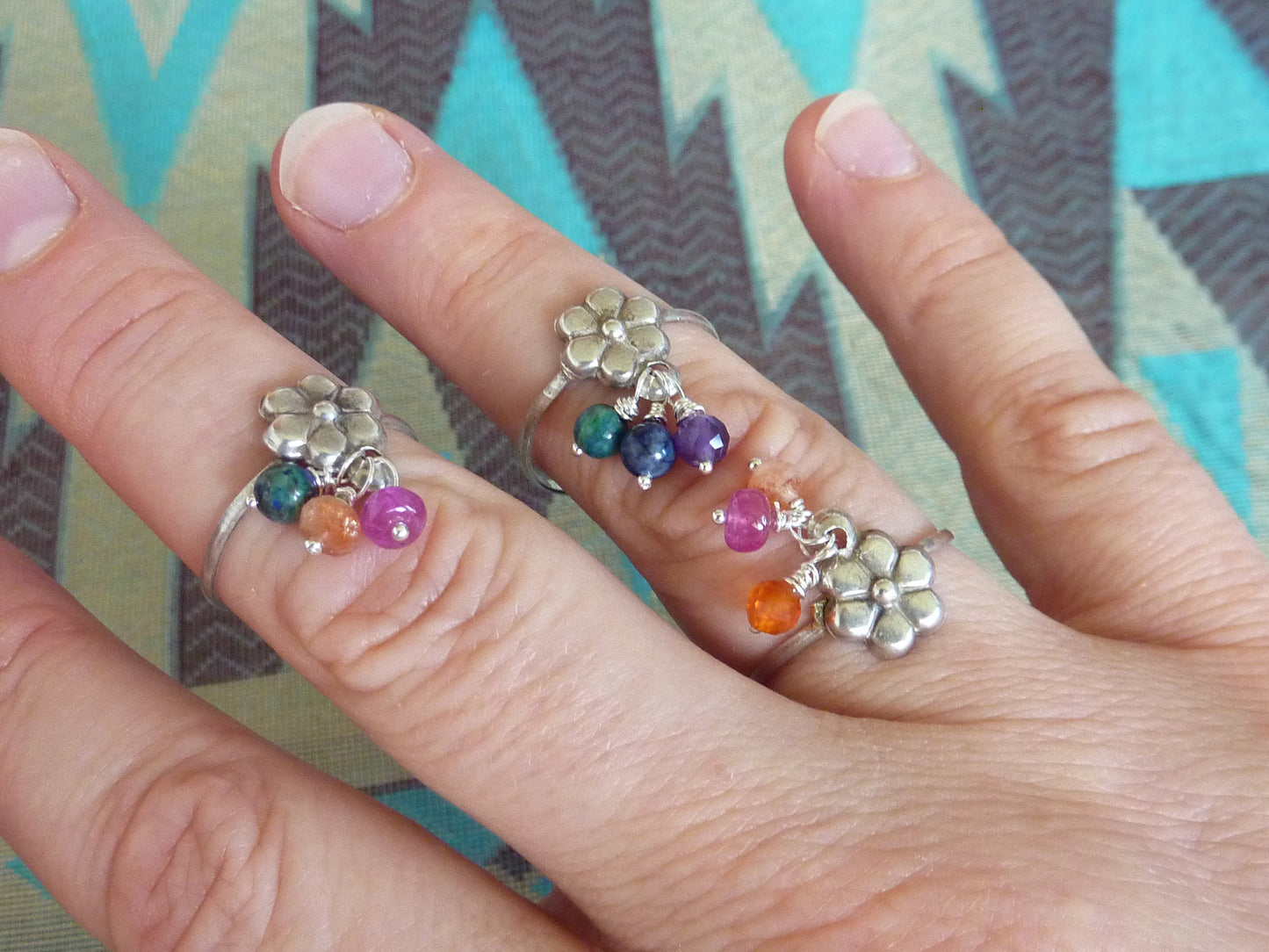 Mehar | fines bagues traditionnelles ornées de pierres