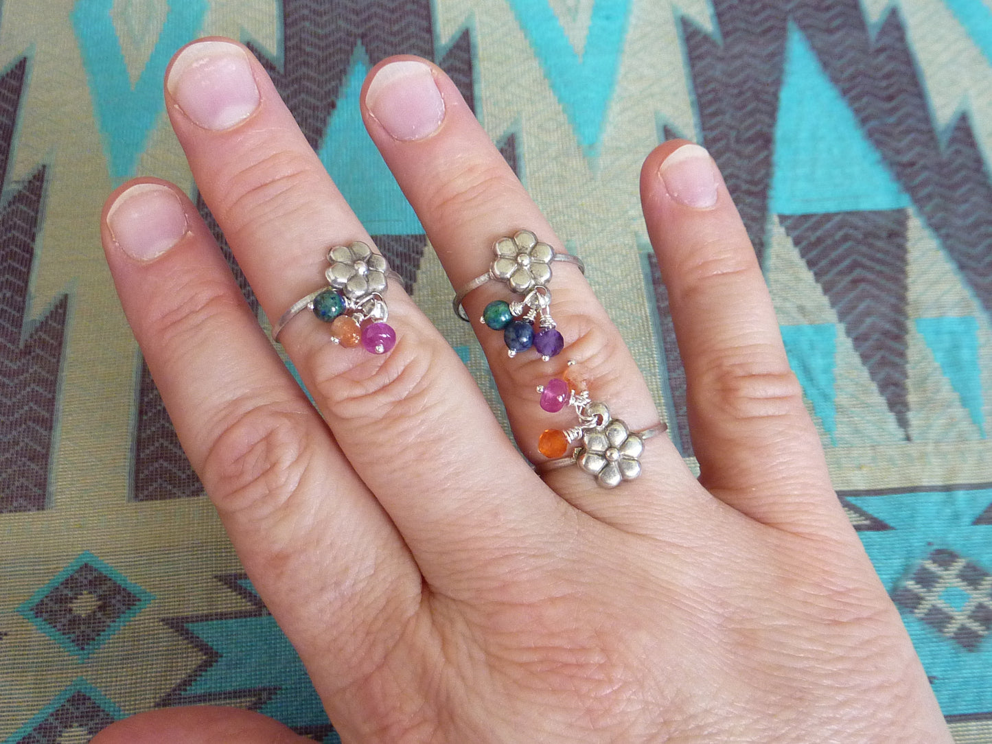 Mehar | fines bagues traditionnelles ornées de pierres