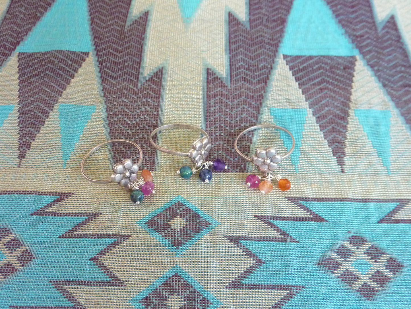 Mehar | fines bagues traditionnelles ornées de pierres