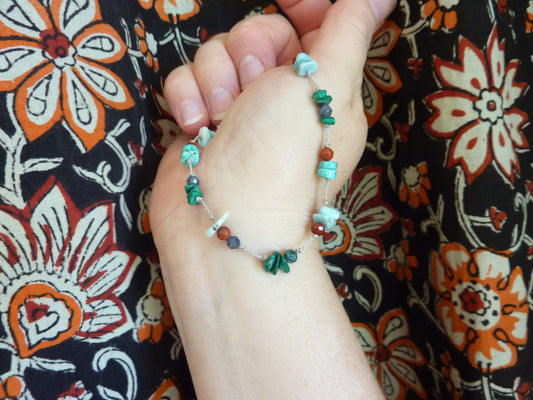 Kalampati | Bracelet fin de pierres nouées larimar jaspe rouge