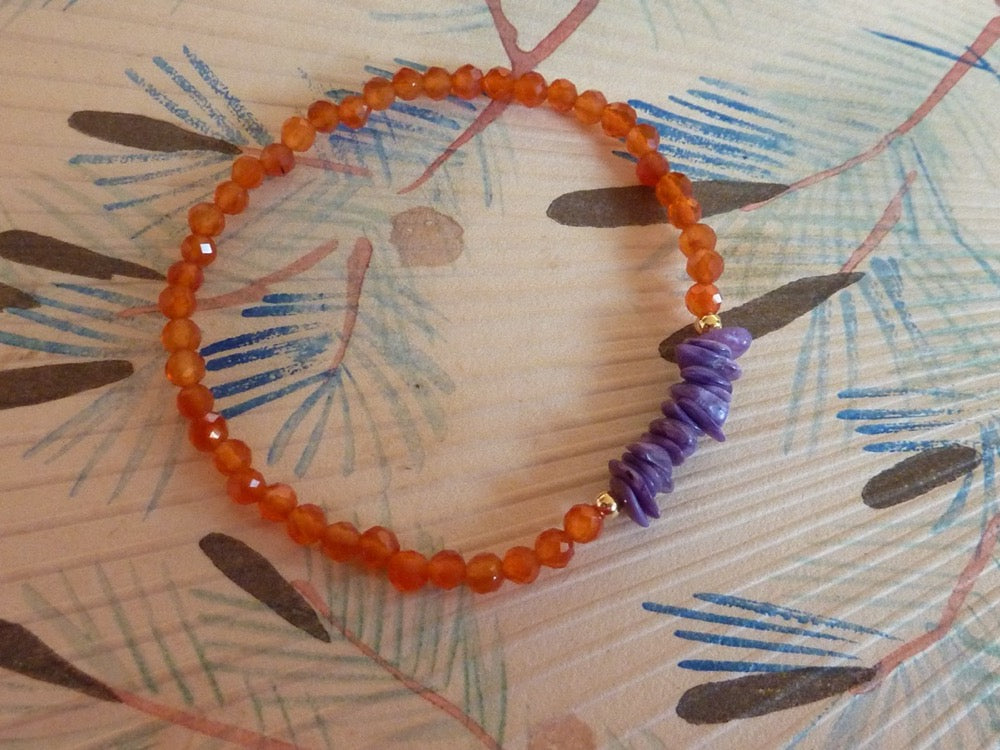 Jelebi | Bracelet de cornaline et de charoïte