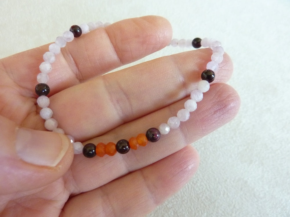 Gulabi | Bracelet de kunzite rose, cornaline et grenat