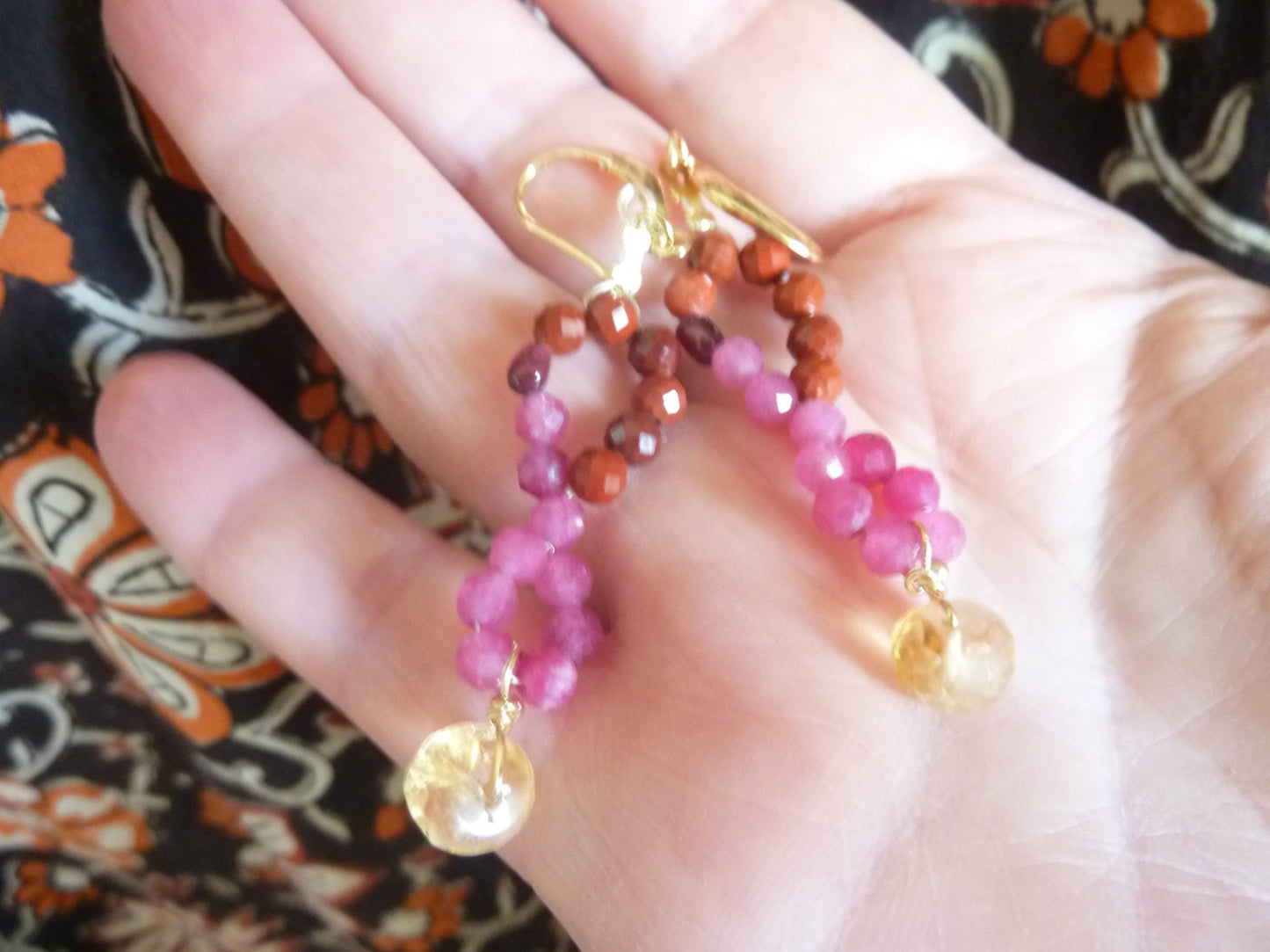 Lucile | Boucles d'oreilles de pierres entrelacées