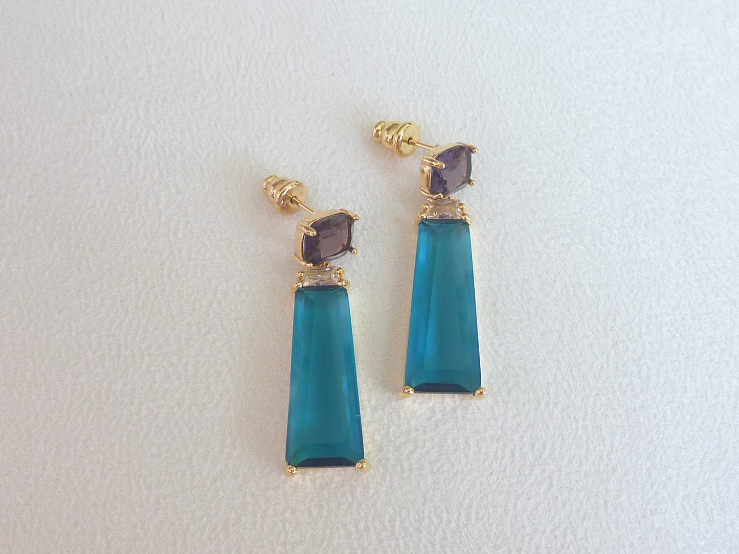 Breakfast at Tiffany's | Boucles d'oreilles de cristaux colorés, plaqué or