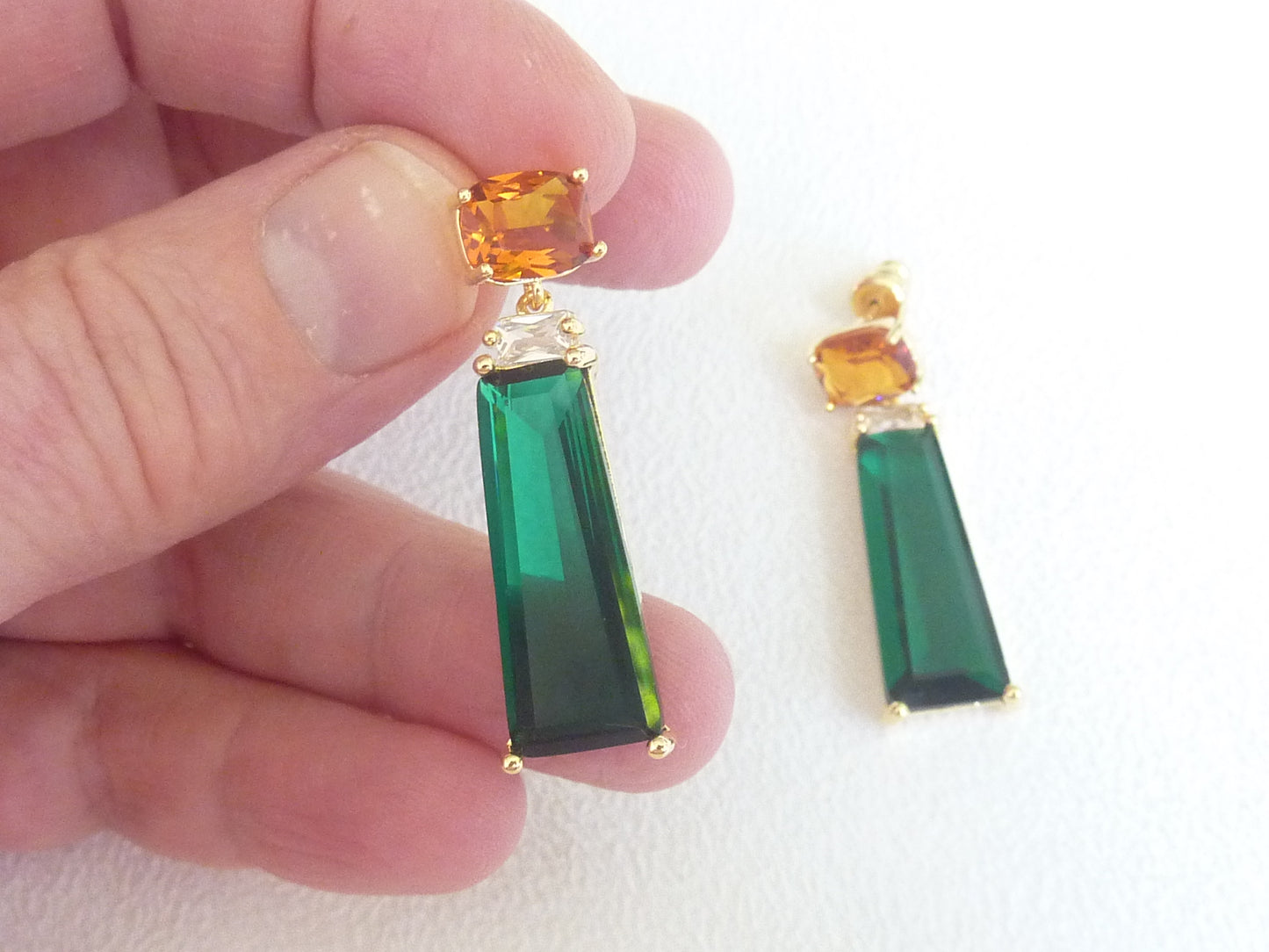 Breakfast at Tiffany's | Boucles d'oreilles de cristaux colorés, plaqué or