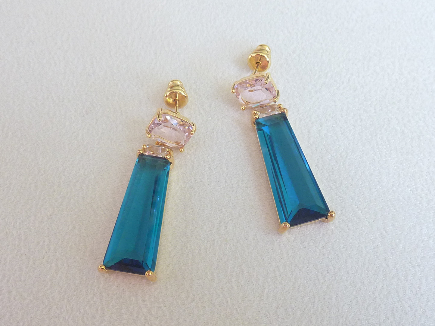 Breakfast at Tiffany's | Boucles d'oreilles de cristaux colorés, plaqué or