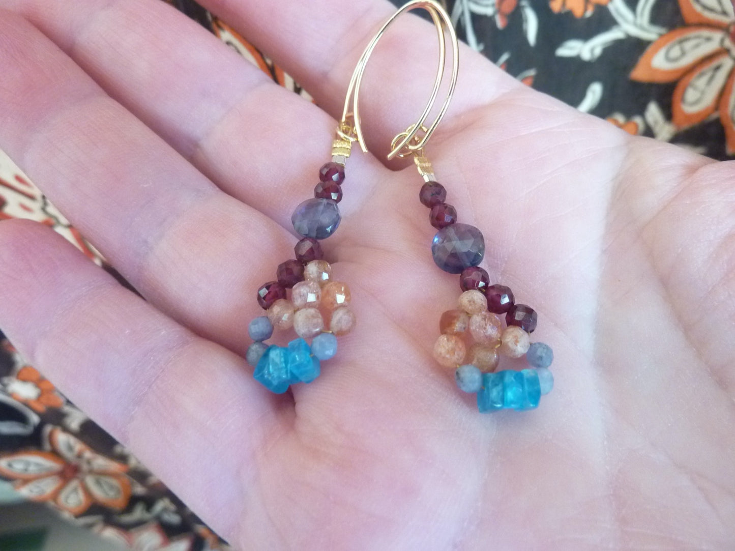 Lahore | Boucles d'oreilles de pierres entrelacées