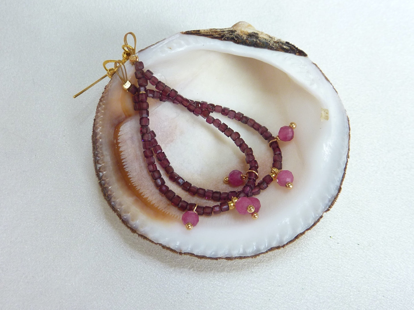 Persée | Boucles d’oreilles de grenat et de tourmaline rose