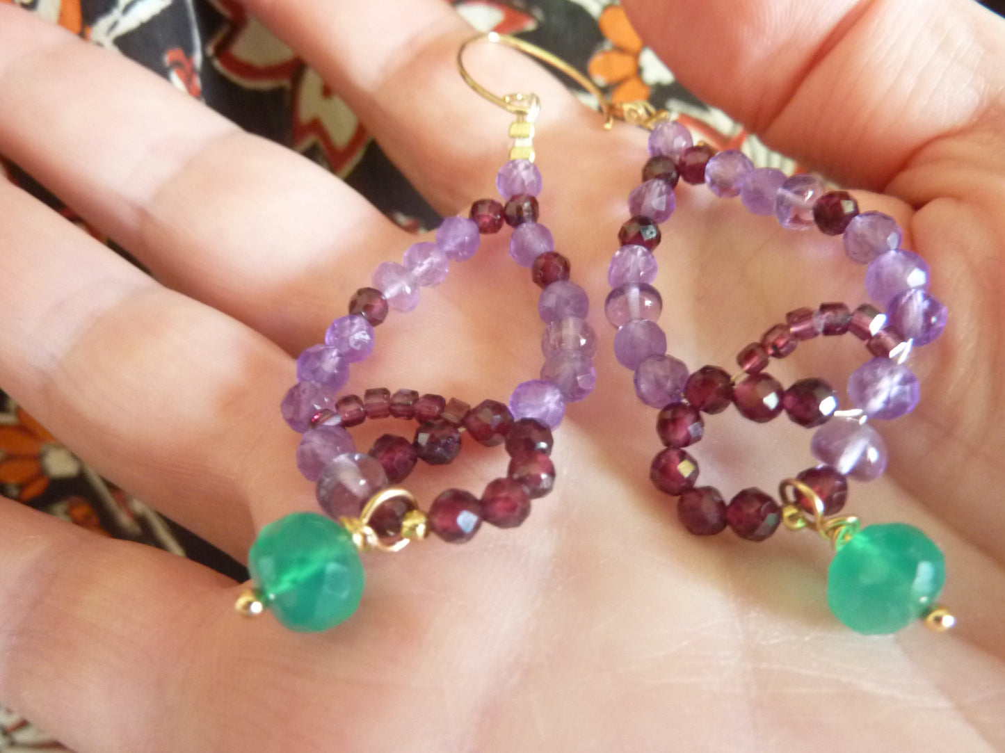 Hermione | Boucles d'oreilles de pierres entrelacées améthyste grenat