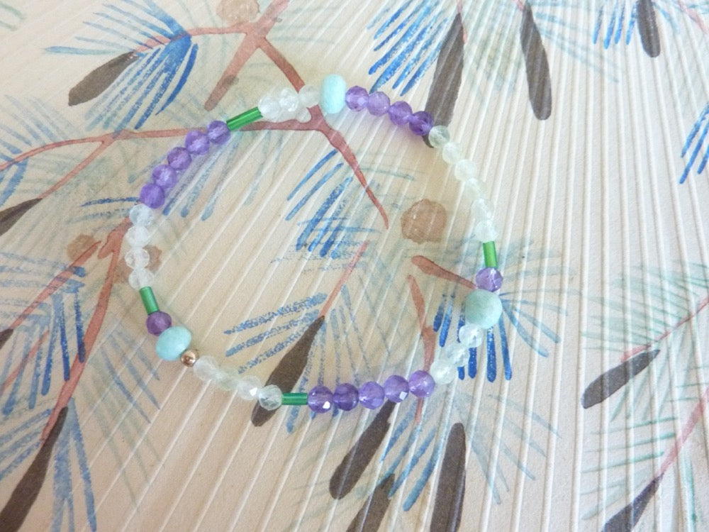 Nahema | Bracelet d'améthyste, amazonite et de préhnite