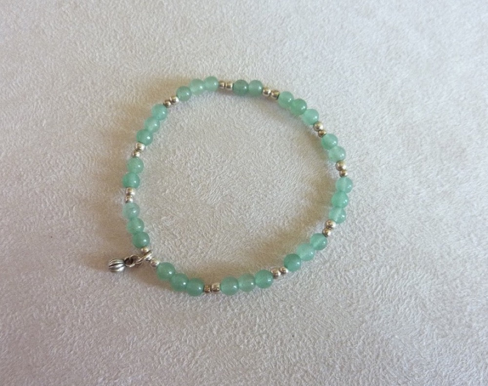 Fine bracelet of silver beads and semi-precious stones