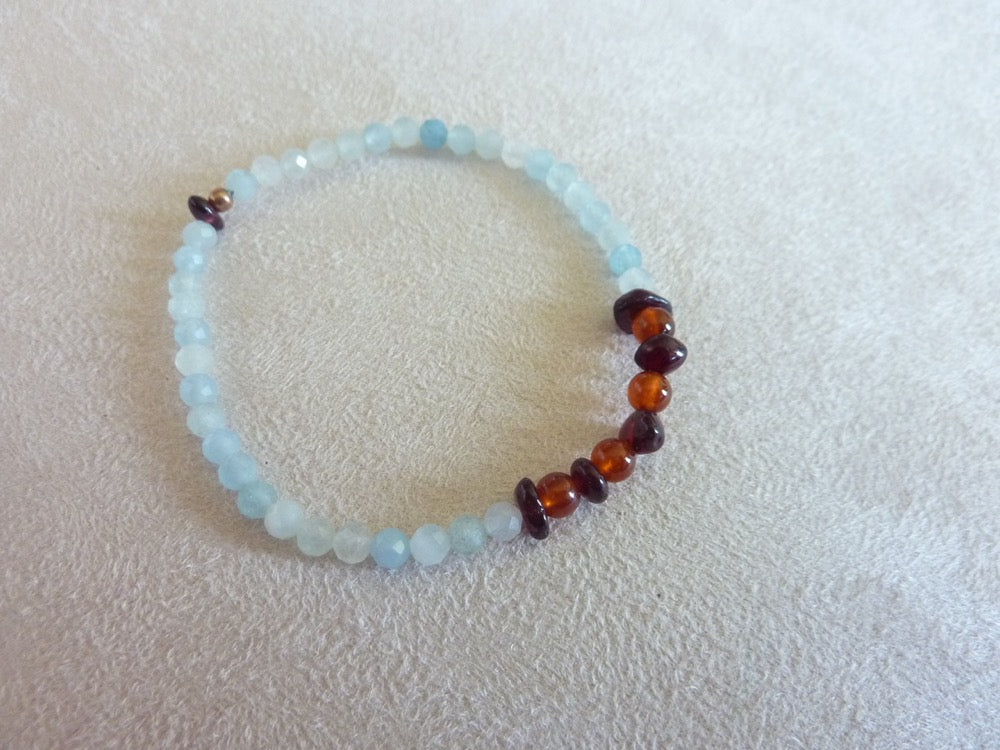 Farouz | Bracelet d'aigue-marine et de grenats