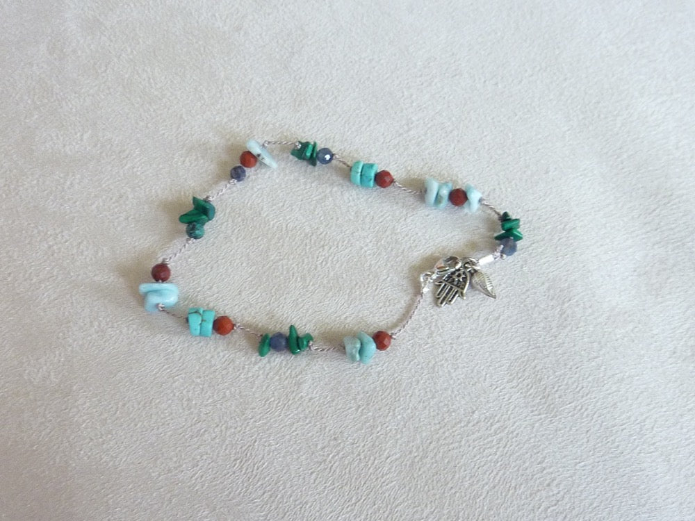 Kalampati | Bracelet fin de pierres nouées larimar jaspe rouge
