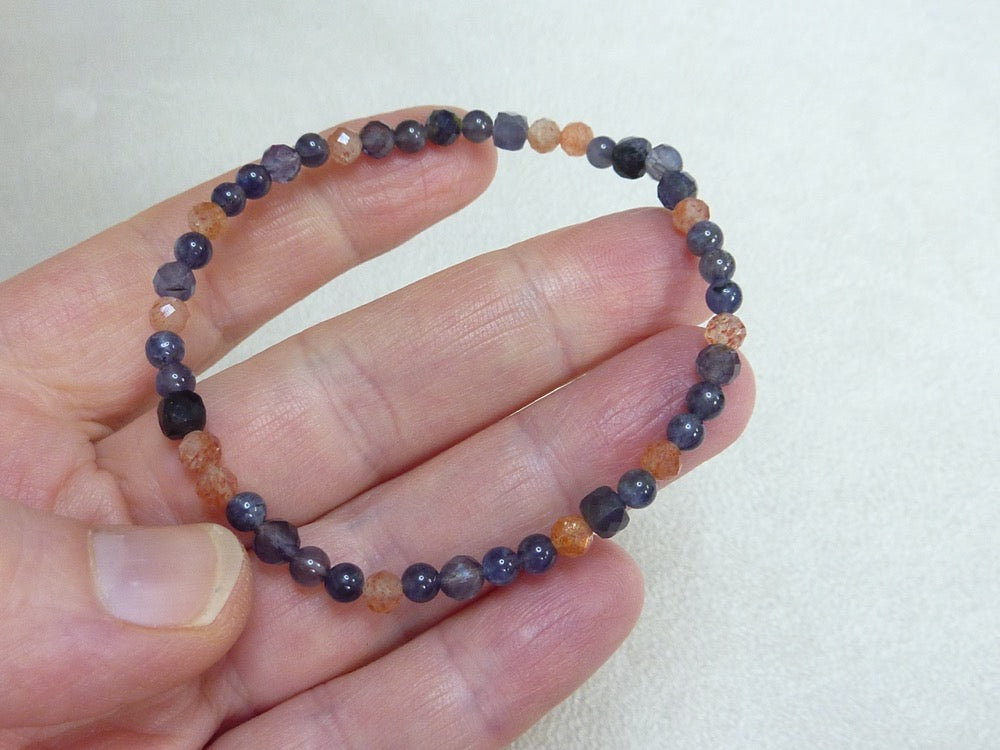 Fine bracelet of silver beads and semi-precious stones