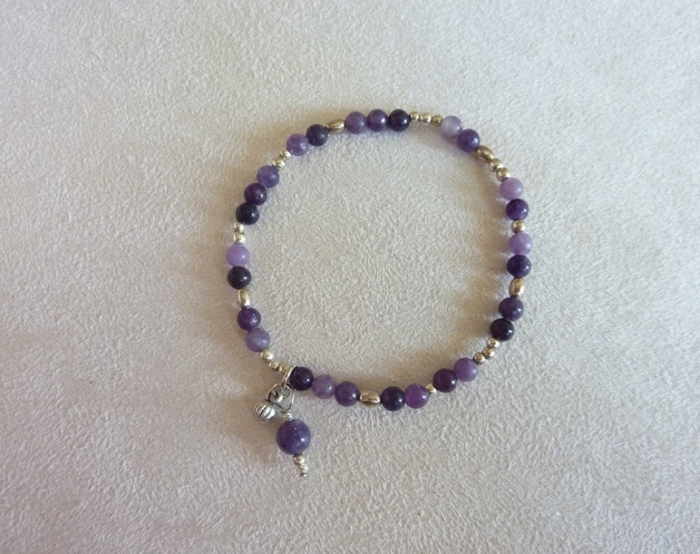 Fine bracelet of silver beads and semi-precious stones