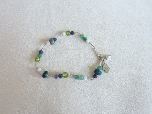 Kumara | Bracelet fin de pierres nouées