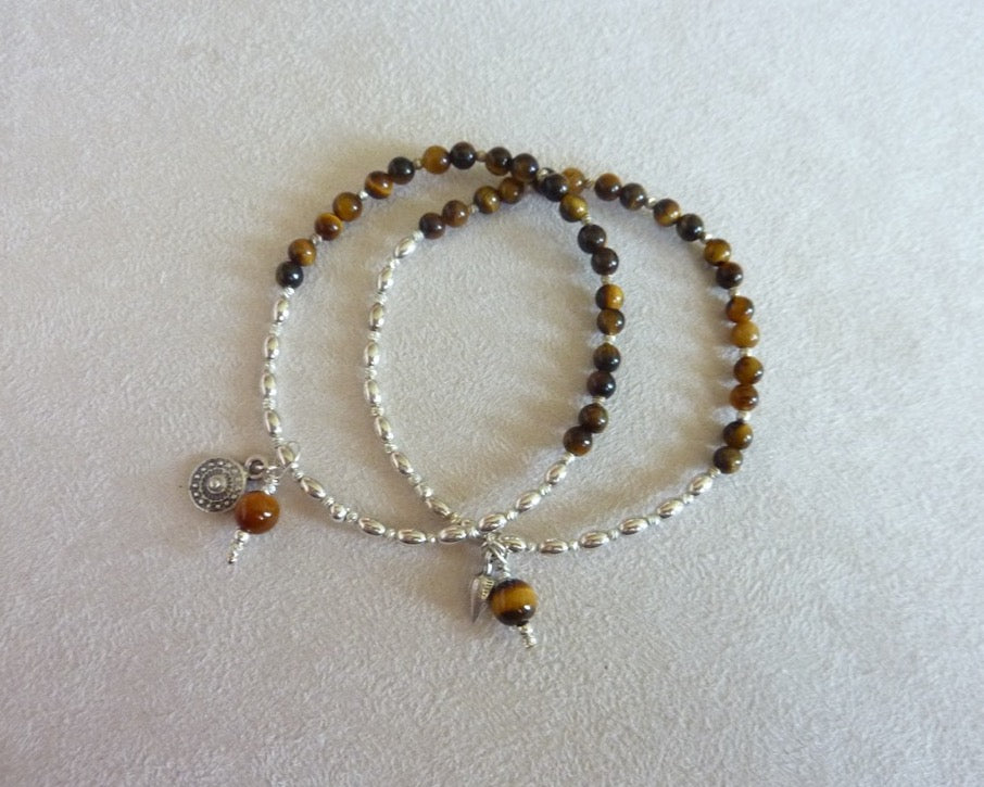 Bracelet fin de perles d'argent et pierre semi-précieuses roses oranges rouges