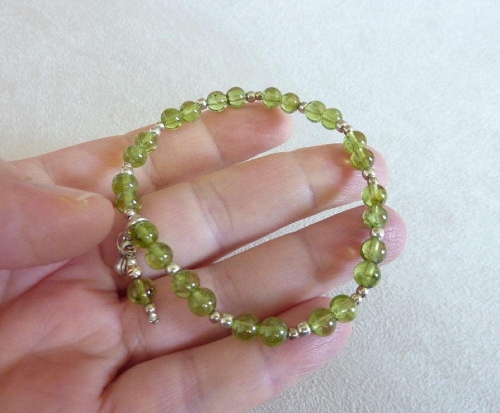 Fine bracelet of silver beads and semi-precious stones