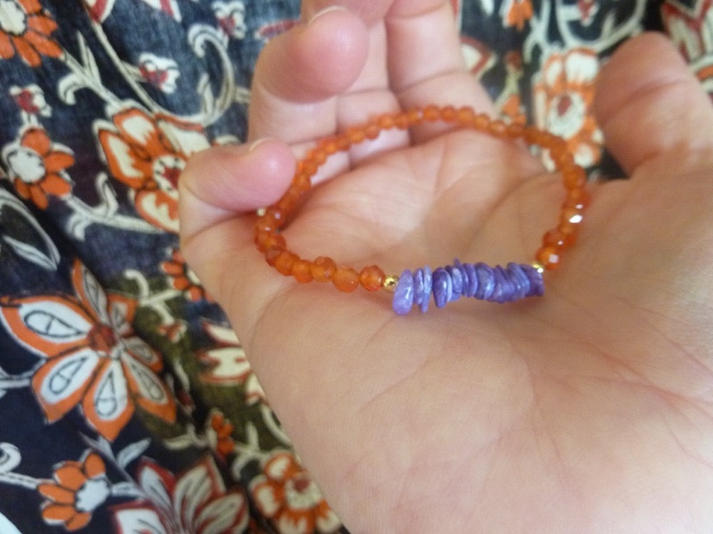 Jelebi | Bracelet de cornaline et de charoïte