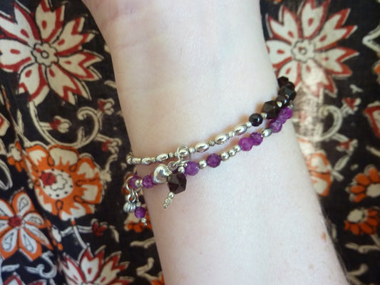 Bracelet fin de perles d'argent et pierre semi-précieuses roses oranges rouges