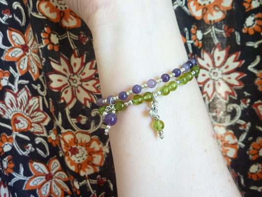 Fine bracelet of silver beads and semi-precious stones