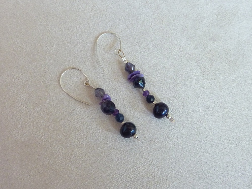 Aliénor | Boucles d’oreilles iolite charoïte