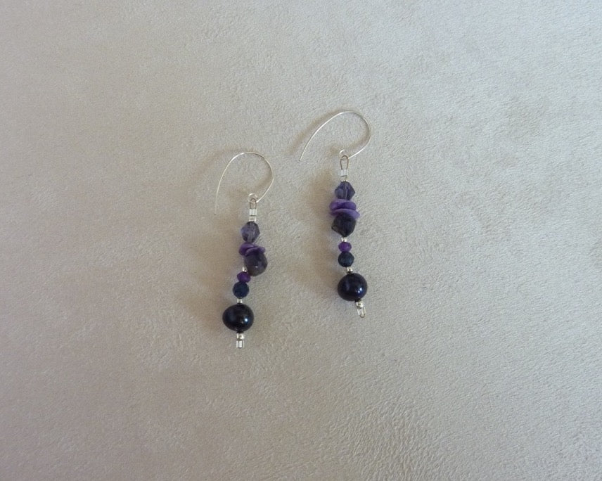 Aliénor | Boucles d’oreilles iolite charoïte