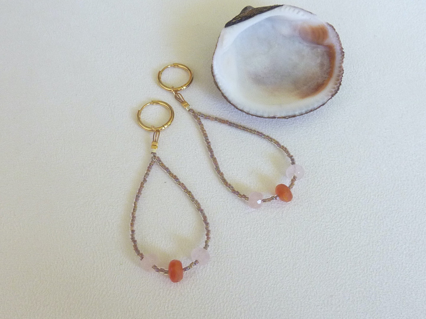 Esmée | Boucles d’oreilles miyuki, cornaline et quartz rose