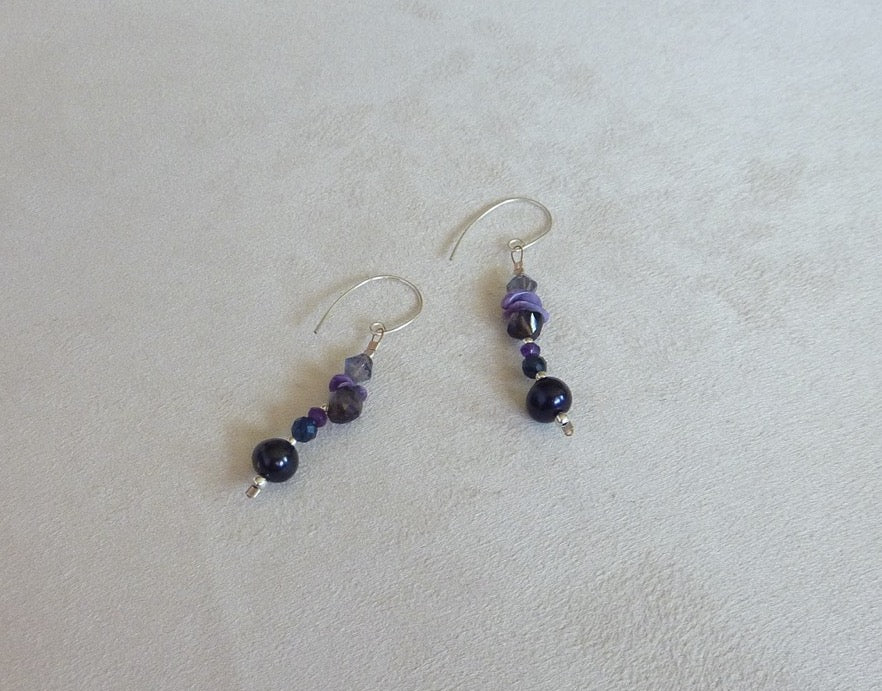 Aliénor | Boucles d’oreilles iolite charoïte