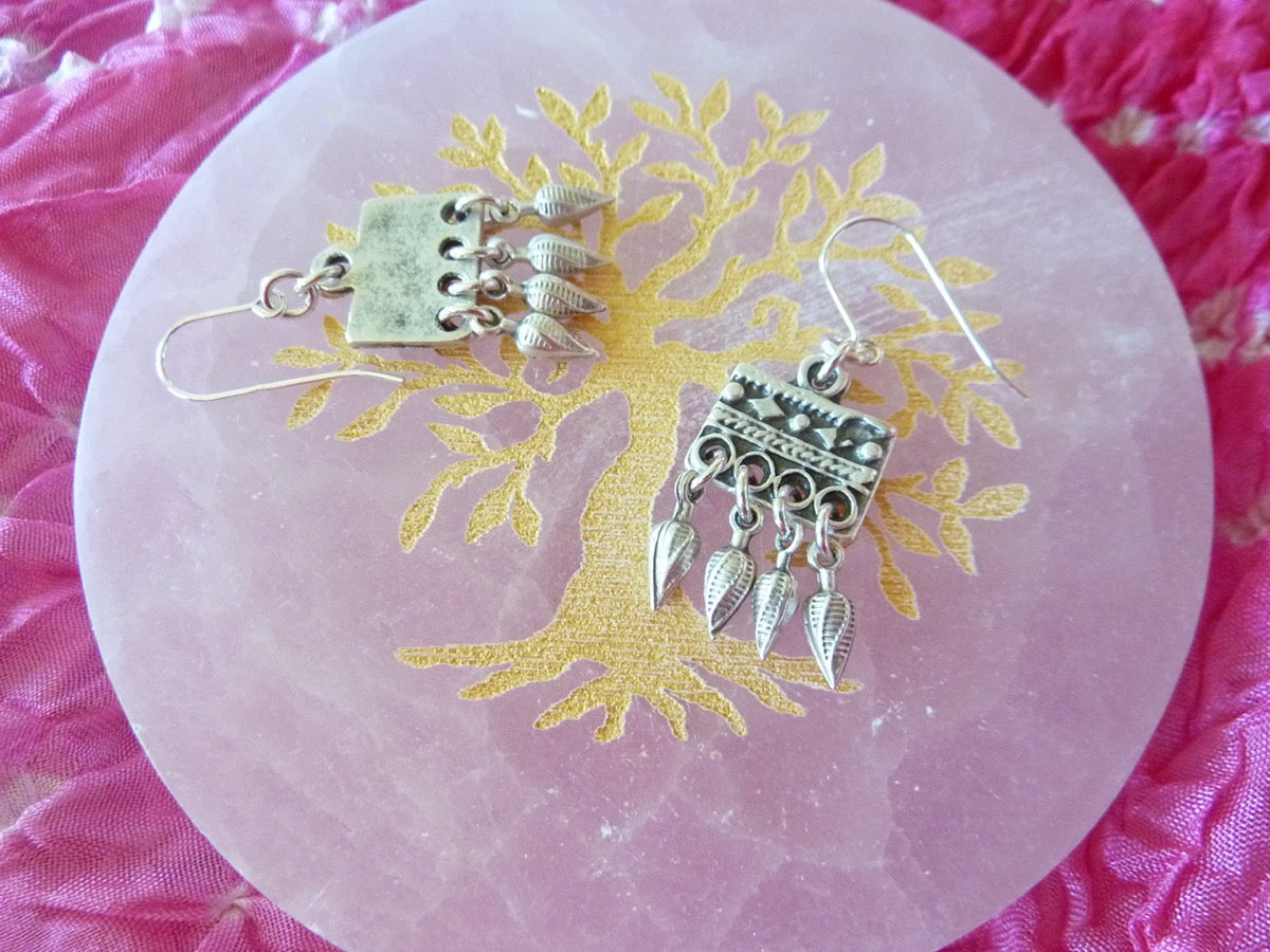 Small light earrings with tassels, 925 silver and silver plated