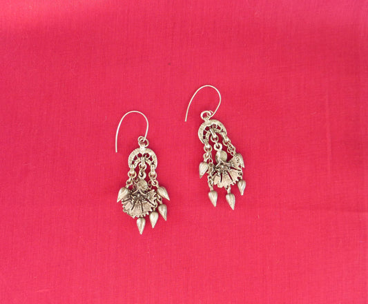 Lightweight eyelet and chain earrings, with tassels, 925 silver and silver plated