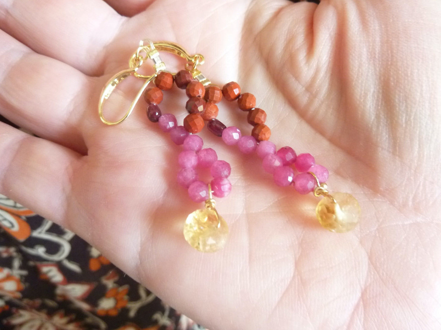 Lucile | Boucles d'oreilles de pierres entrelacées