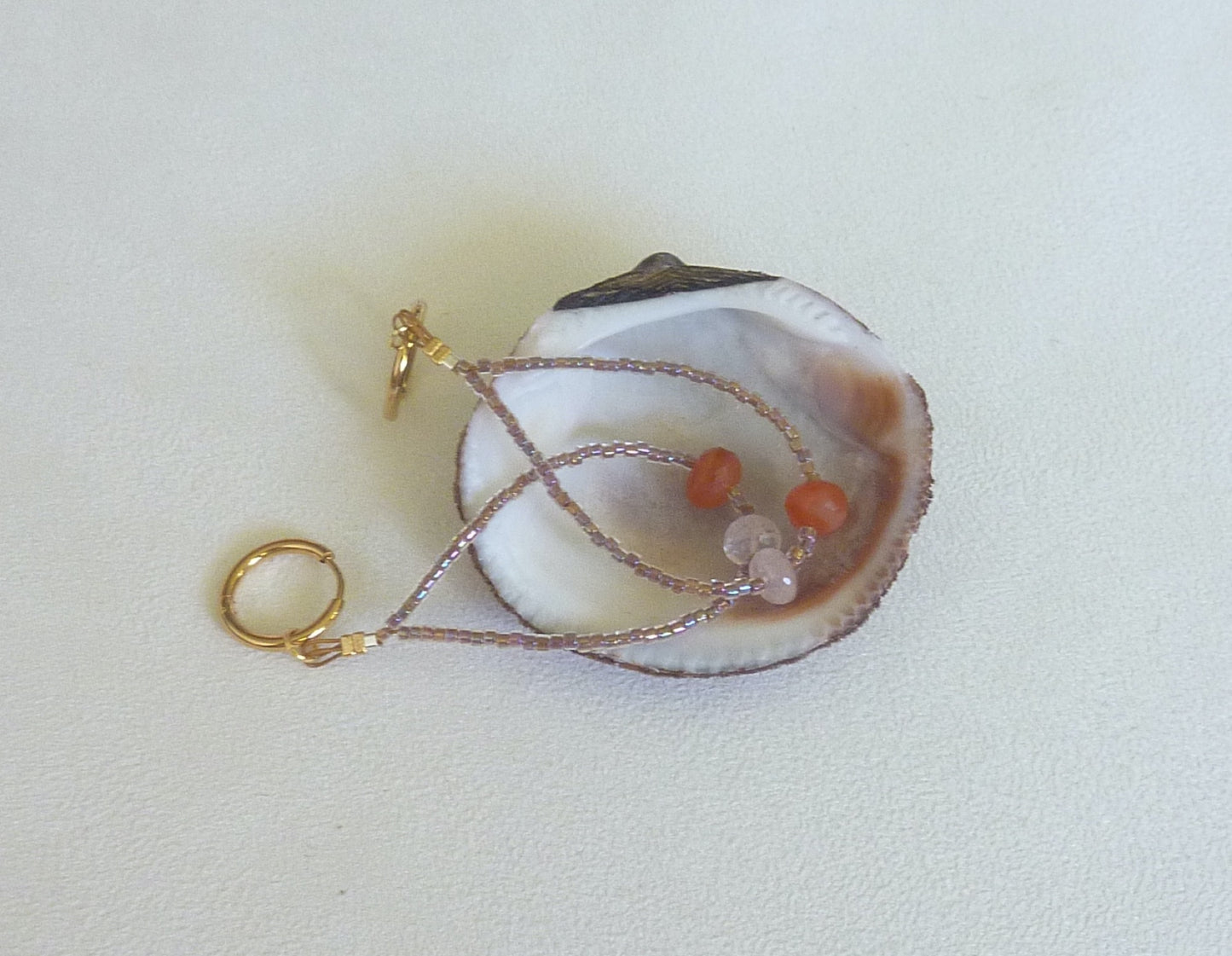 Esmée | Boucles d’oreilles miyuki, cornaline et quartz rose