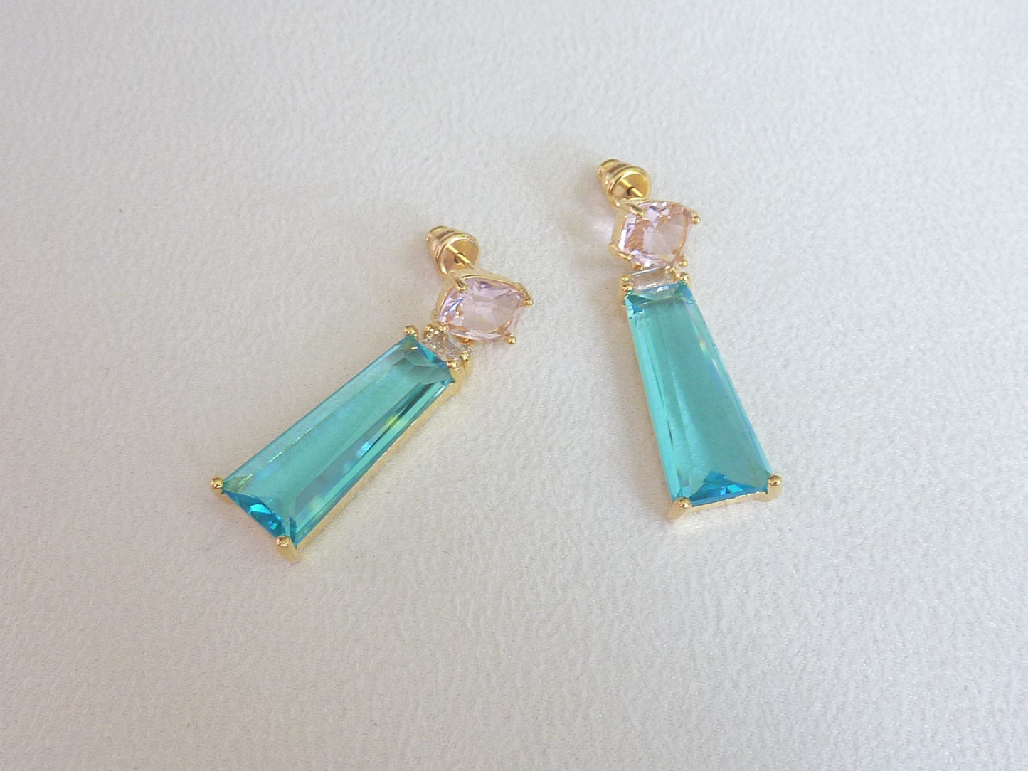 Breakfast at Tiffany's | Boucles d'oreilles de cristaux colorés, plaqué or