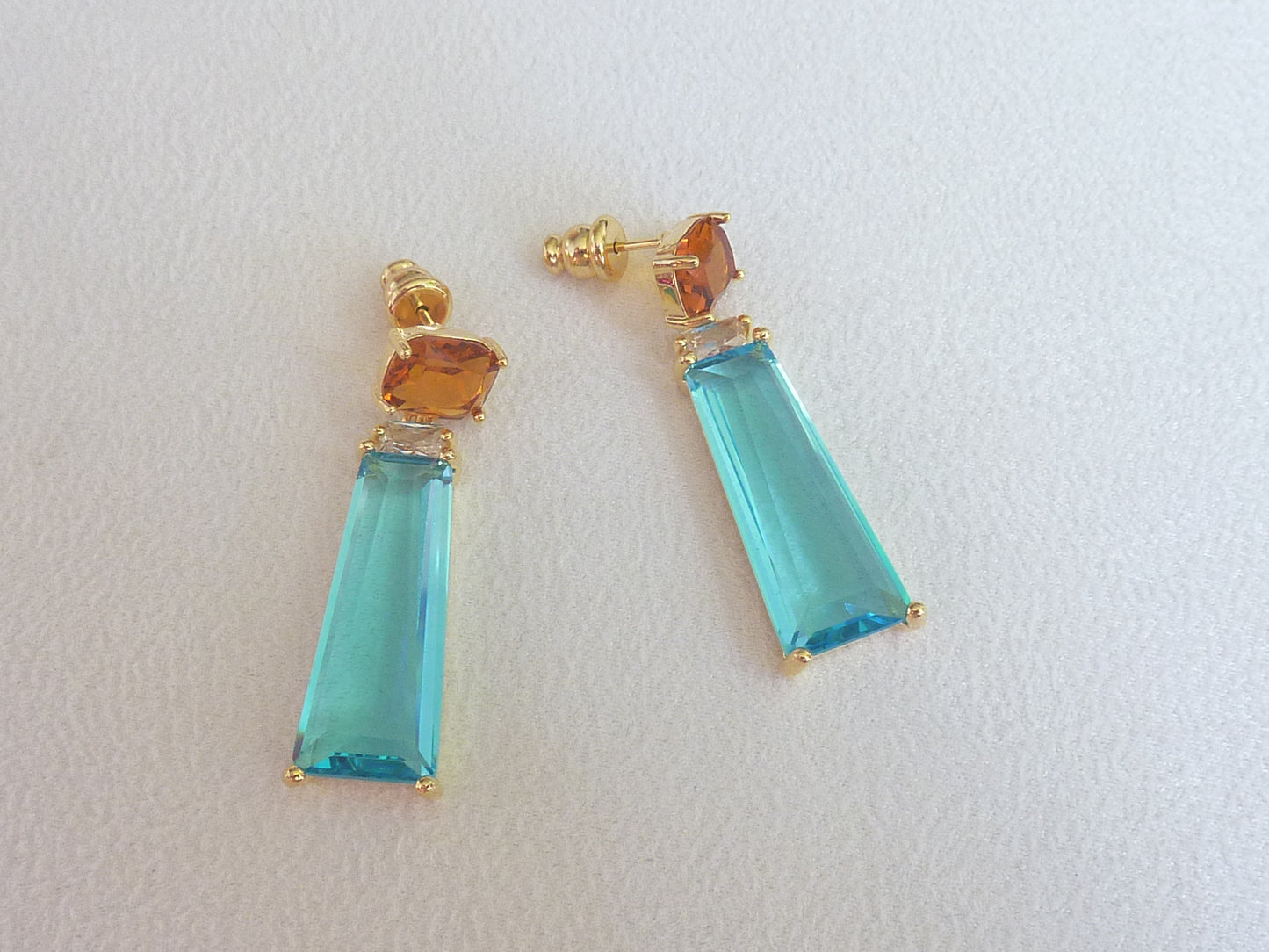 Breakfast at Tiffany's | Boucles d'oreilles de cristaux colorés, plaqué or