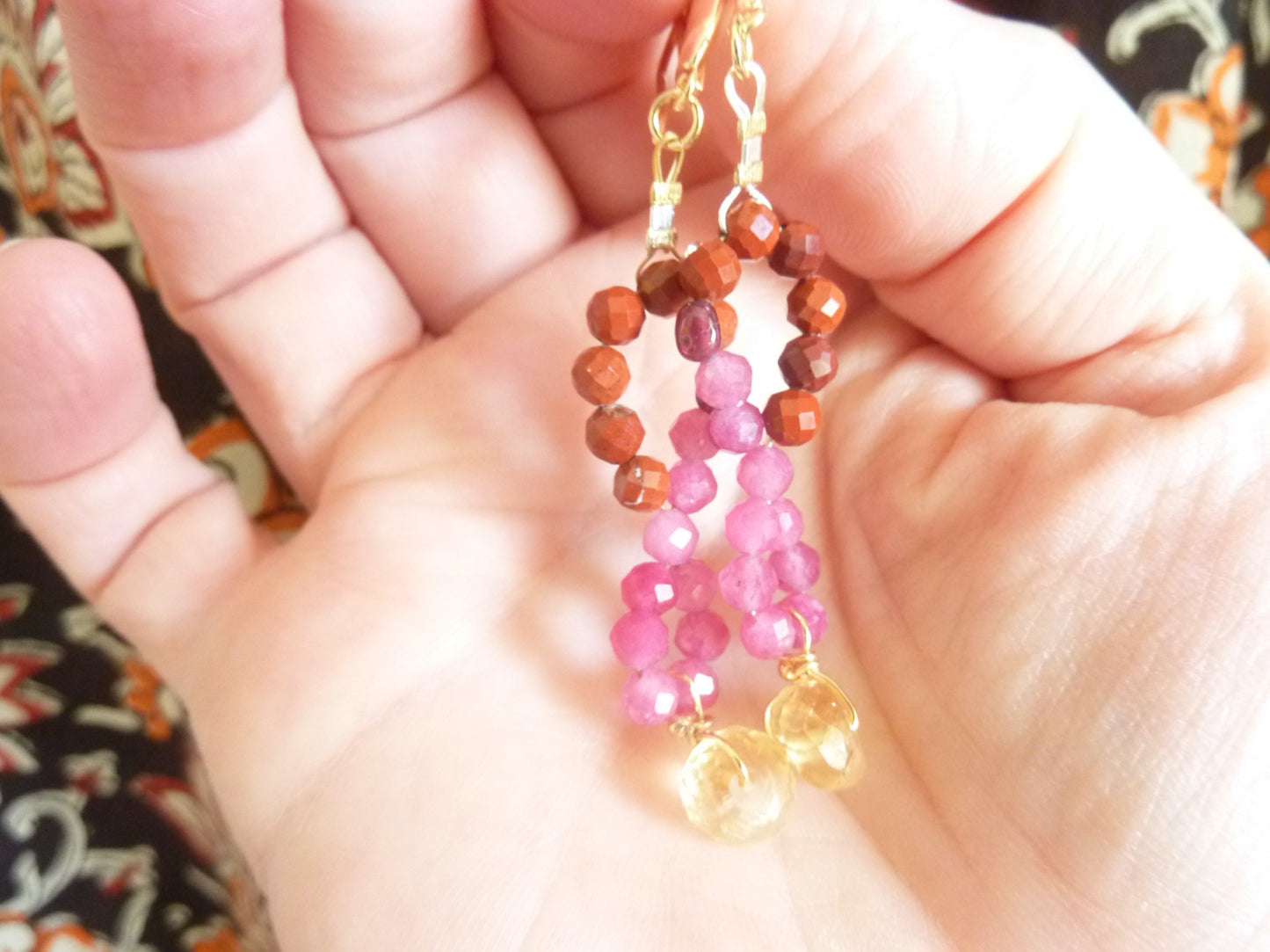 Lucile | Boucles d'oreilles de pierres entrelacées