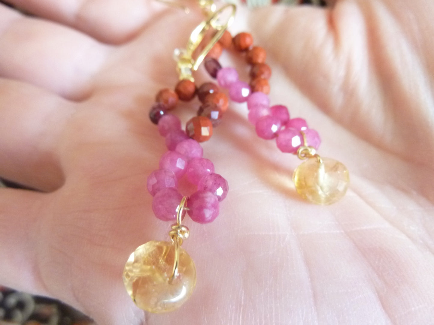 Lucile | Boucles d'oreilles de pierres entrelacées