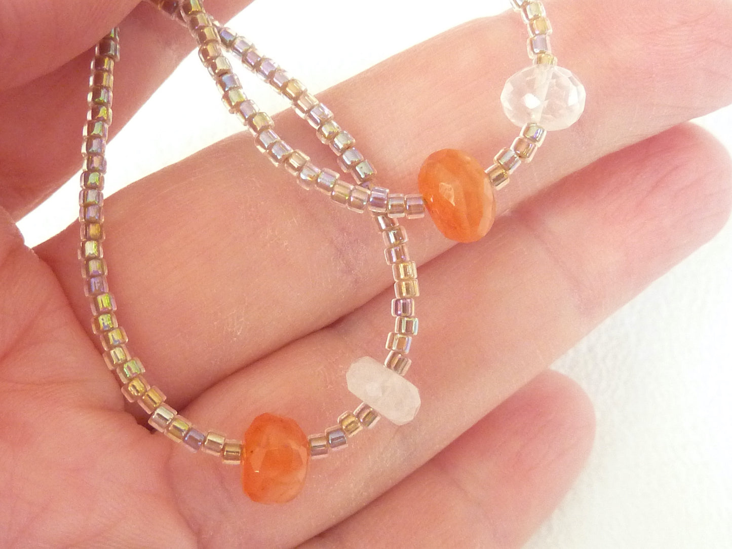 Esmée | Boucles d’oreilles miyuki, cornaline et quartz rose