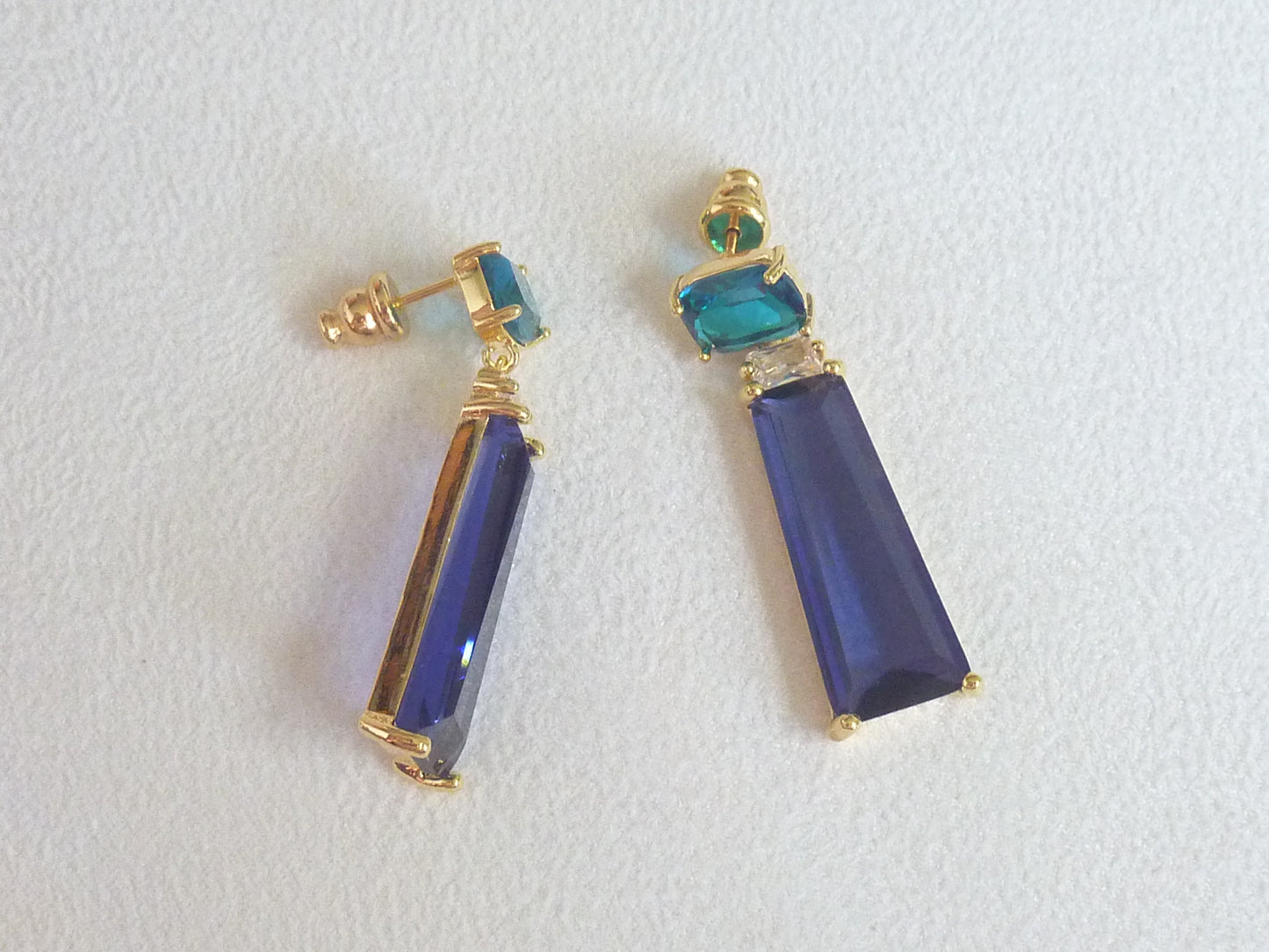 Breakfast at Tiffany's | Boucles d'oreilles de cristaux colorés, plaqué or