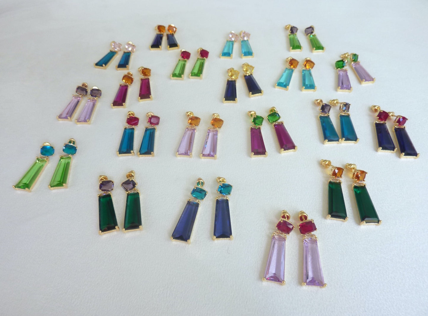 Breakfast at Tiffany's | Boucles d'oreilles de cristaux colorés, plaqué or