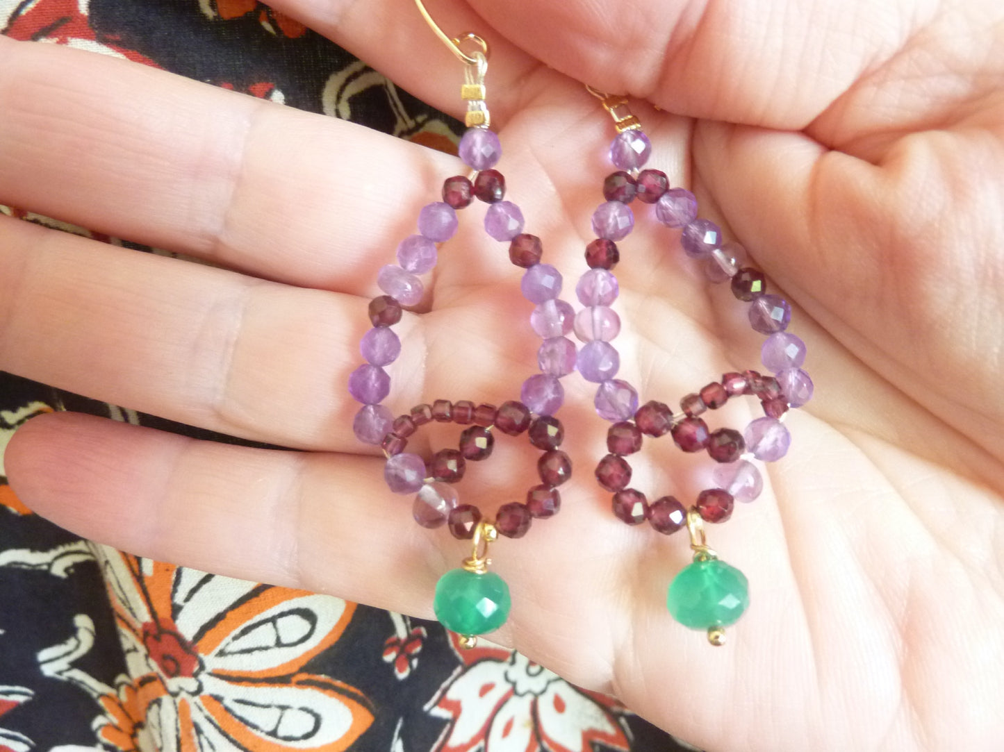 Hermione | Boucles d'oreilles de pierres entrelacées améthyste grenat