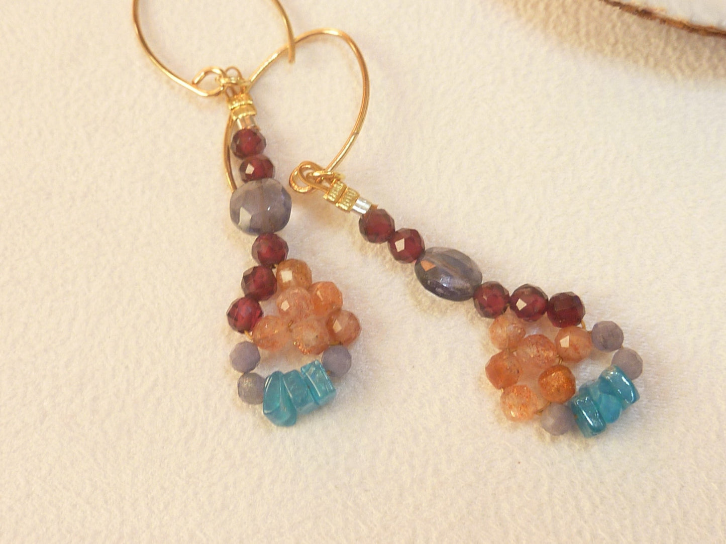 Lahore | Boucles d'oreilles de pierres entrelacées